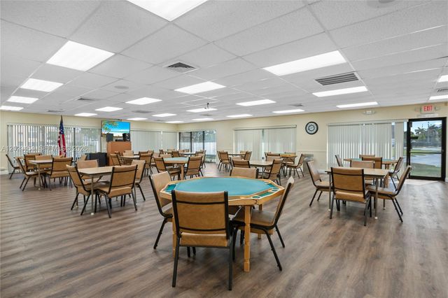 9340 Sunrise Lakes Blvd 209, Sunrise, FL 33322
