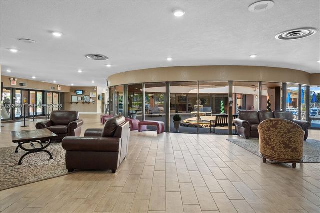 9340 Sunrise Lakes Blvd 209, Sunrise, FL 33322