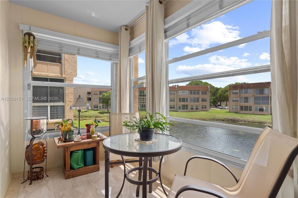 9340 Sunrise Lakes Blvd 209, Sunrise, FL 33322