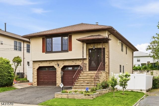 55 17Th Ave, Elmwood Park Boro, NJ 07407