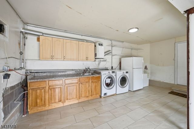 55 17Th Ave, Elmwood Park Boro, NJ 07407