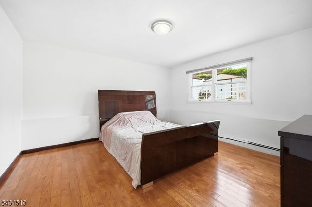 55 17Th Ave, Elmwood Park Boro, NJ 07407