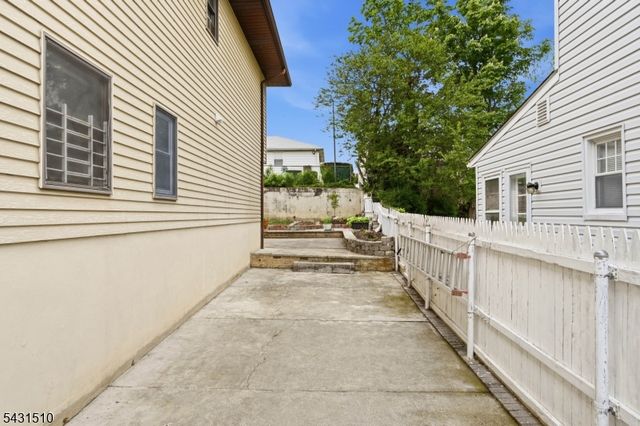 55 17Th Ave, Elmwood Park Boro, NJ 07407
