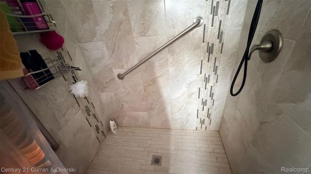 23175 Gladhill Lane, St. Clair Shores, MI 48080