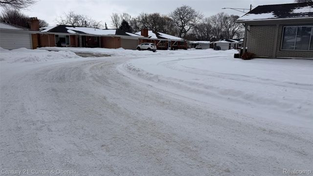 23175 Gladhill Lane, St. Clair Shores, MI 48080