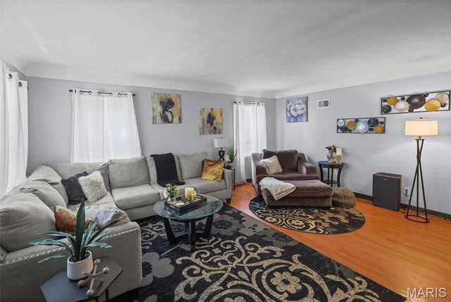 306 Roberta Avenue, St Louis, MO 63135