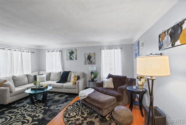 306 Roberta Avenue, St Louis, MO 63135