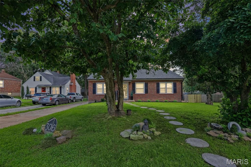 306 Roberta Avenue, St Louis, MO 63135