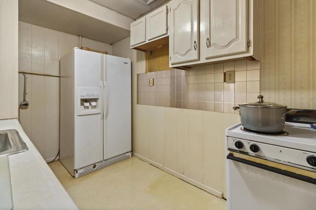 7227 S 37th PLACE, Franklin, WI 53132