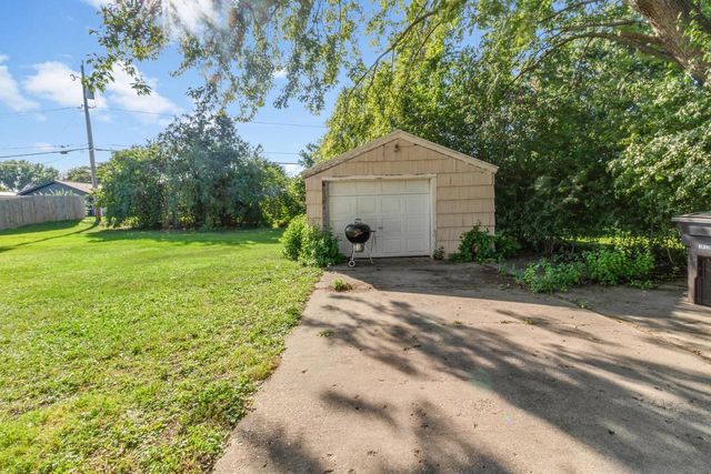 7227 S 37th PLACE, Franklin, WI 53132