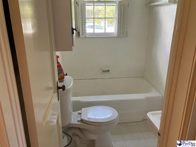 115 Carolina Ave, Lake City, SC 29560