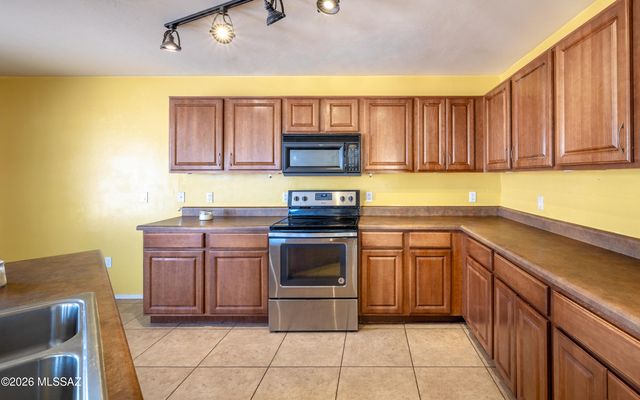 2739 S Pantano Edge Drive, Tucson, AZ 85730