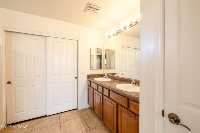 2739 S Pantano Edge Drive, Tucson, AZ 85730