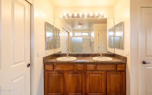 2739 S Pantano Edge Drive, Tucson, AZ 85730