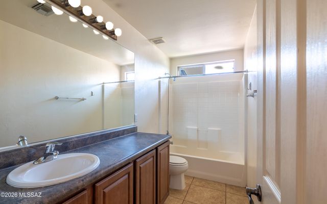 2739 S Pantano Edge Drive, Tucson, AZ 85730