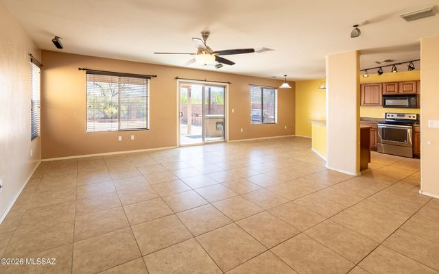 2739 S Pantano Edge Drive, Tucson, AZ 85730
