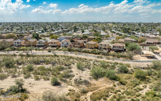 2739 S Pantano Edge Drive, Tucson, AZ 85730