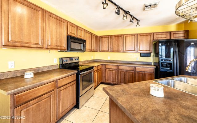 2739 S Pantano Edge Drive, Tucson, AZ 85730