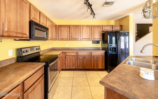 2739 S Pantano Edge Drive, Tucson, AZ 85730