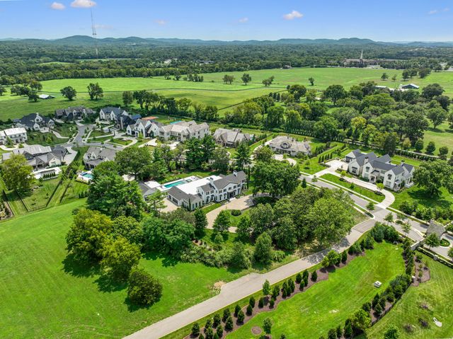 7004 Crews Ln, Brentwood, TN 37027