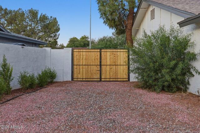 740 N ORACLE --, Mesa, AZ 85203