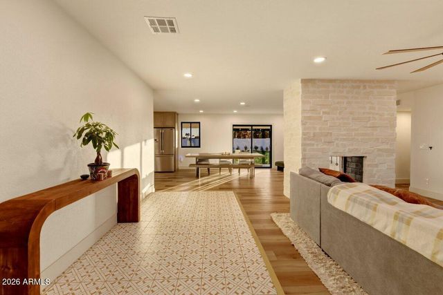 740 N ORACLE --, Mesa, AZ 85203