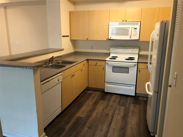 1919 Van Buren St 104A, Hollywood, FL 33020