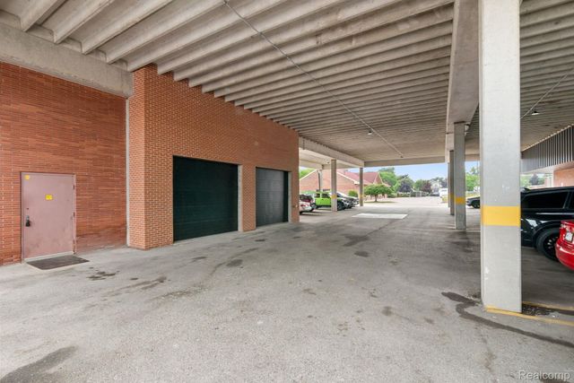 23208 GreaterMack Avenue unit B, St. Clair Shores, MI 48080