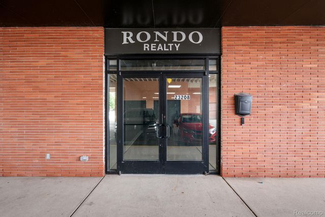 23208 GreaterMack Avenue unit B, St. Clair Shores, MI 48080