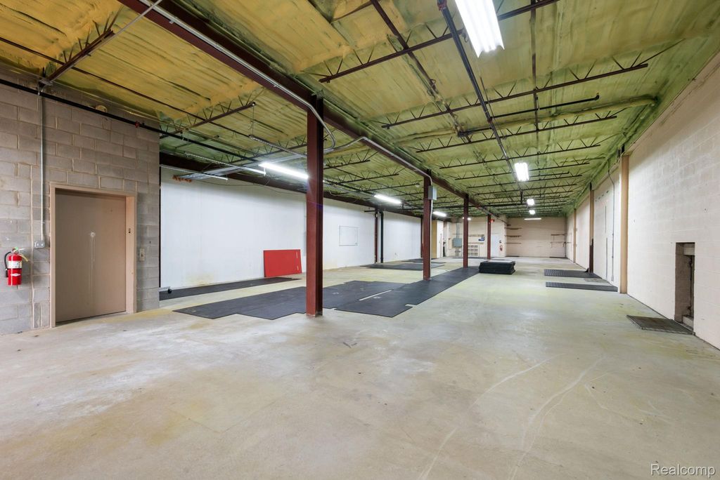 23208 GreaterMack Avenue unit B, St. Clair Shores, MI 48080
