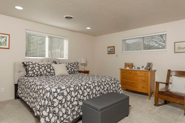 15902 Water Gap Road, Williams, OR 97544