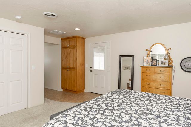 15902 Water Gap Road, Williams, OR 97544