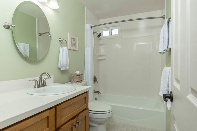 15902 Water Gap Road, Williams, OR 97544