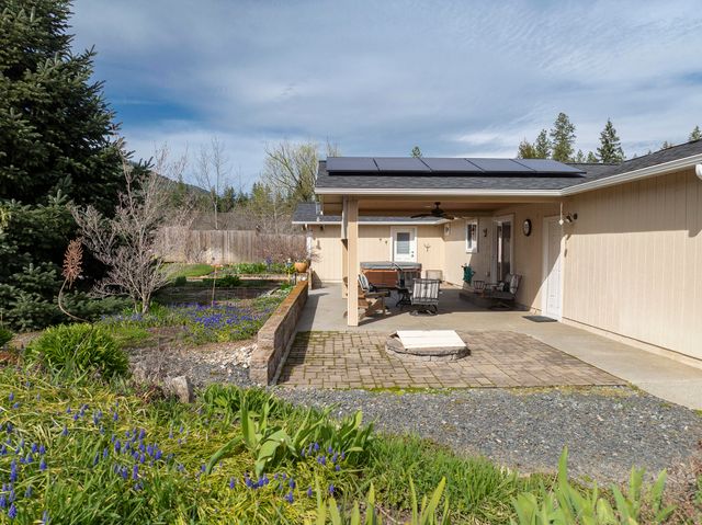 15902 Water Gap Road, Williams, OR 97544