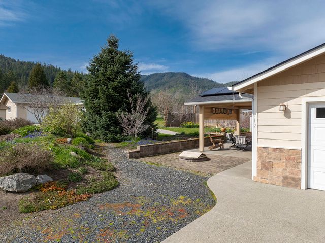 15902 Water Gap Road, Williams, OR 97544