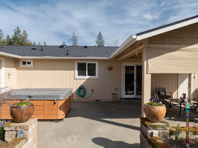 15902 Water Gap Road, Williams, OR 97544