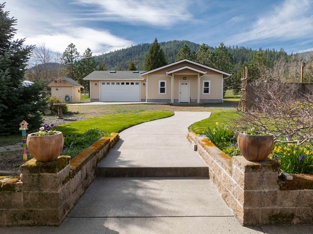 15902 Water Gap Road, Williams, OR 97544
