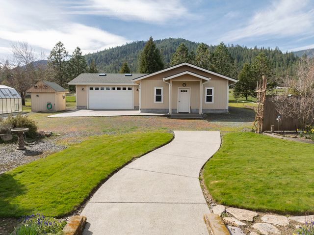 15902 Water Gap Road, Williams, OR 97544