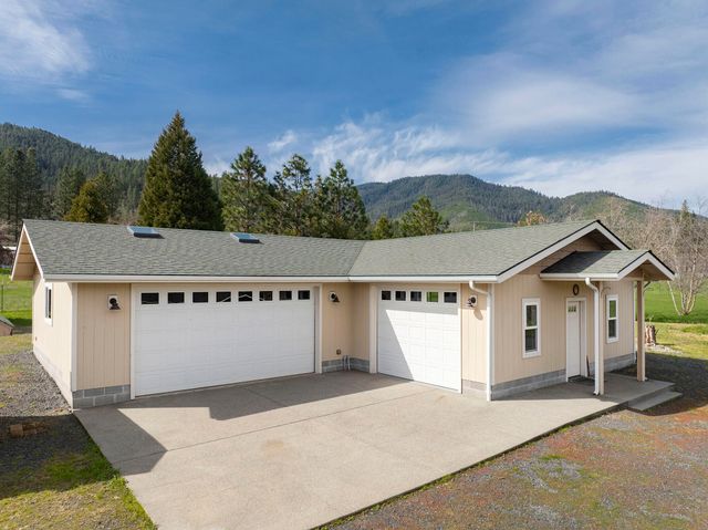15902 Water Gap Road, Williams, OR 97544