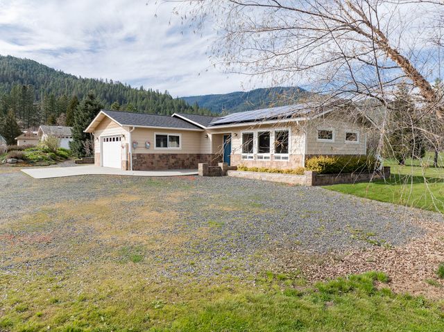 15902 Water Gap Road, Williams, OR 97544