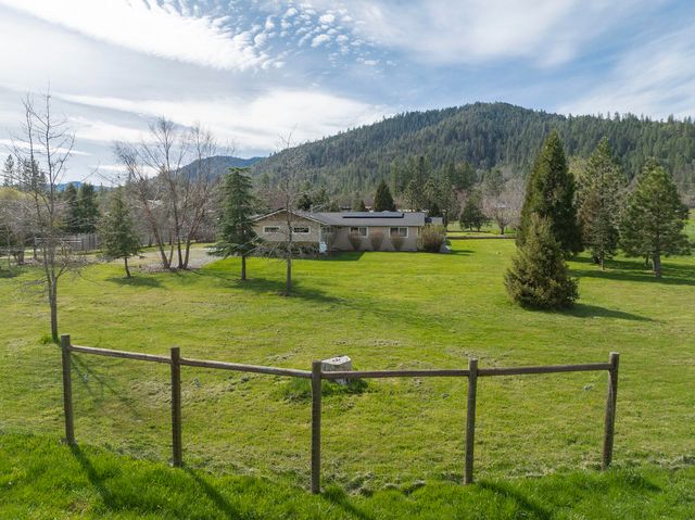 15902 Water Gap Road, Williams, OR 97544