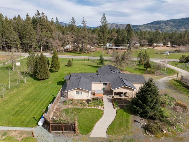 15902 Water Gap Road, Williams, OR 97544