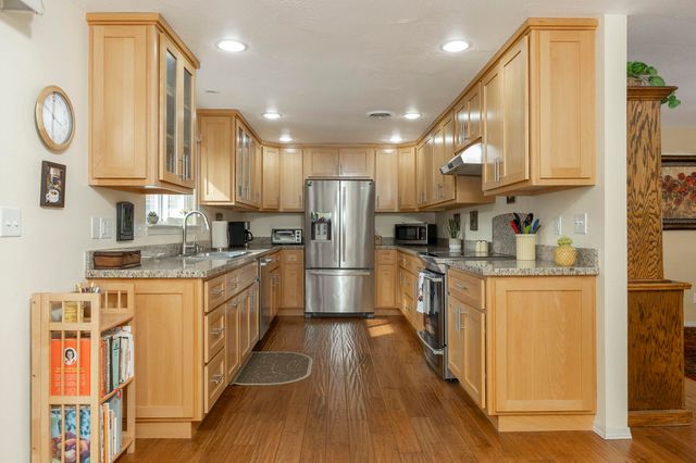 15902 Water Gap Road, Williams, OR 97544