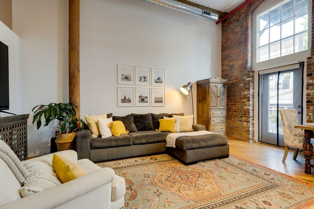 1350 Rosa L Parks Blvd Apt 365, Nashville, TN 37208