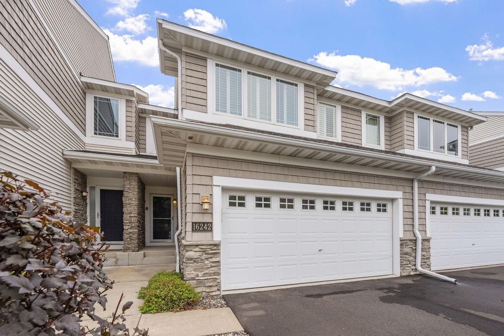 16242 50th Avenue N, Plymouth, MN 55446
