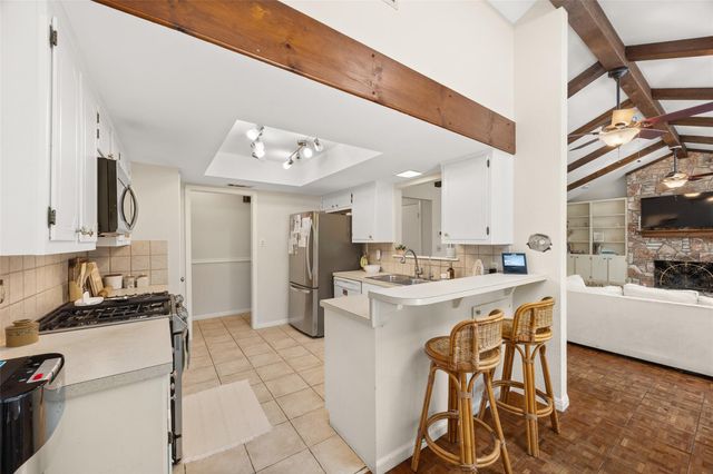 4836 TRAIL CREST CIR, Austin, TX 78735