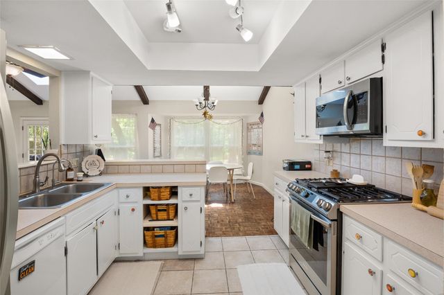 4836 TRAIL CREST CIR, Austin, TX 78735