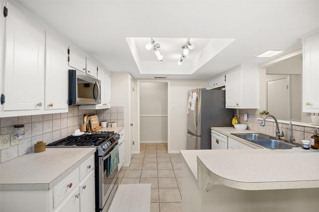 4836 TRAIL CREST CIR, Austin, TX 78735