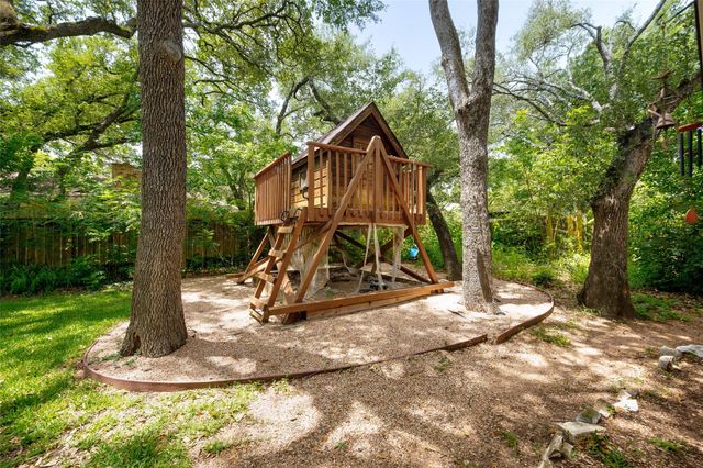 4836 TRAIL CREST CIR, Austin, TX 78735