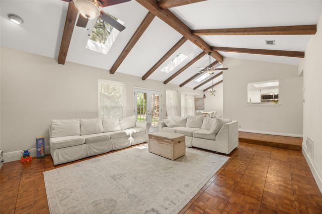 4836 TRAIL CREST CIR, Austin, TX 78735